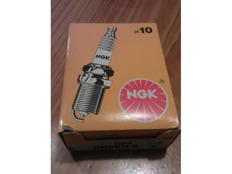 NGK CR9EH-9
