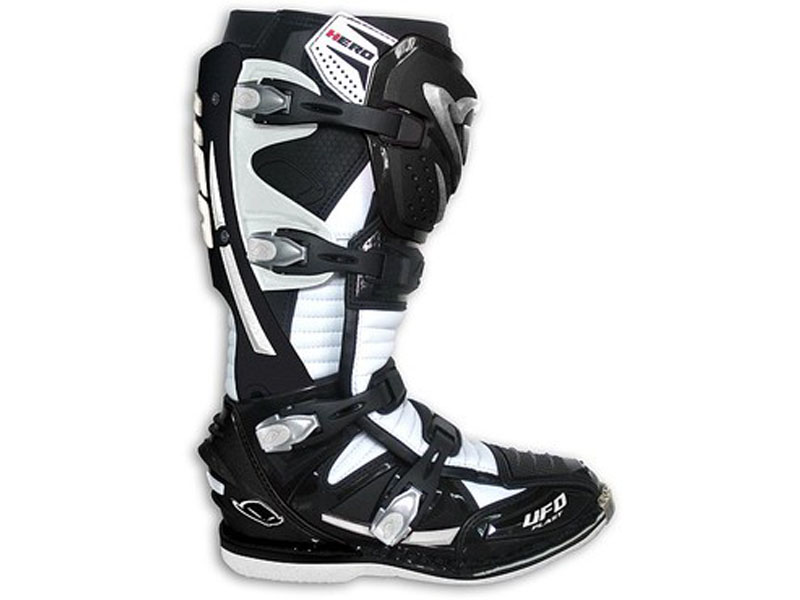 UFO Hero Boots